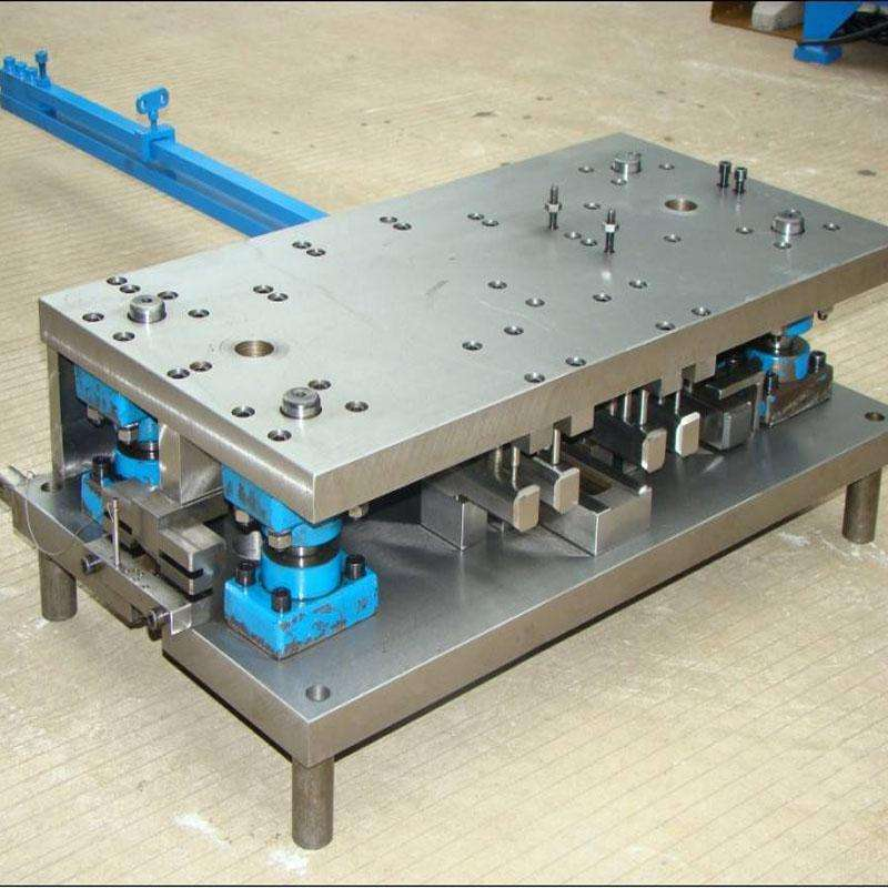 沖壓模具分類與行業(yè)術(shù)語，基礎(chǔ)要了解！