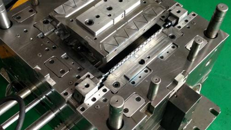 深圳塑膠模具廠，塑膠模具配件有哪些?